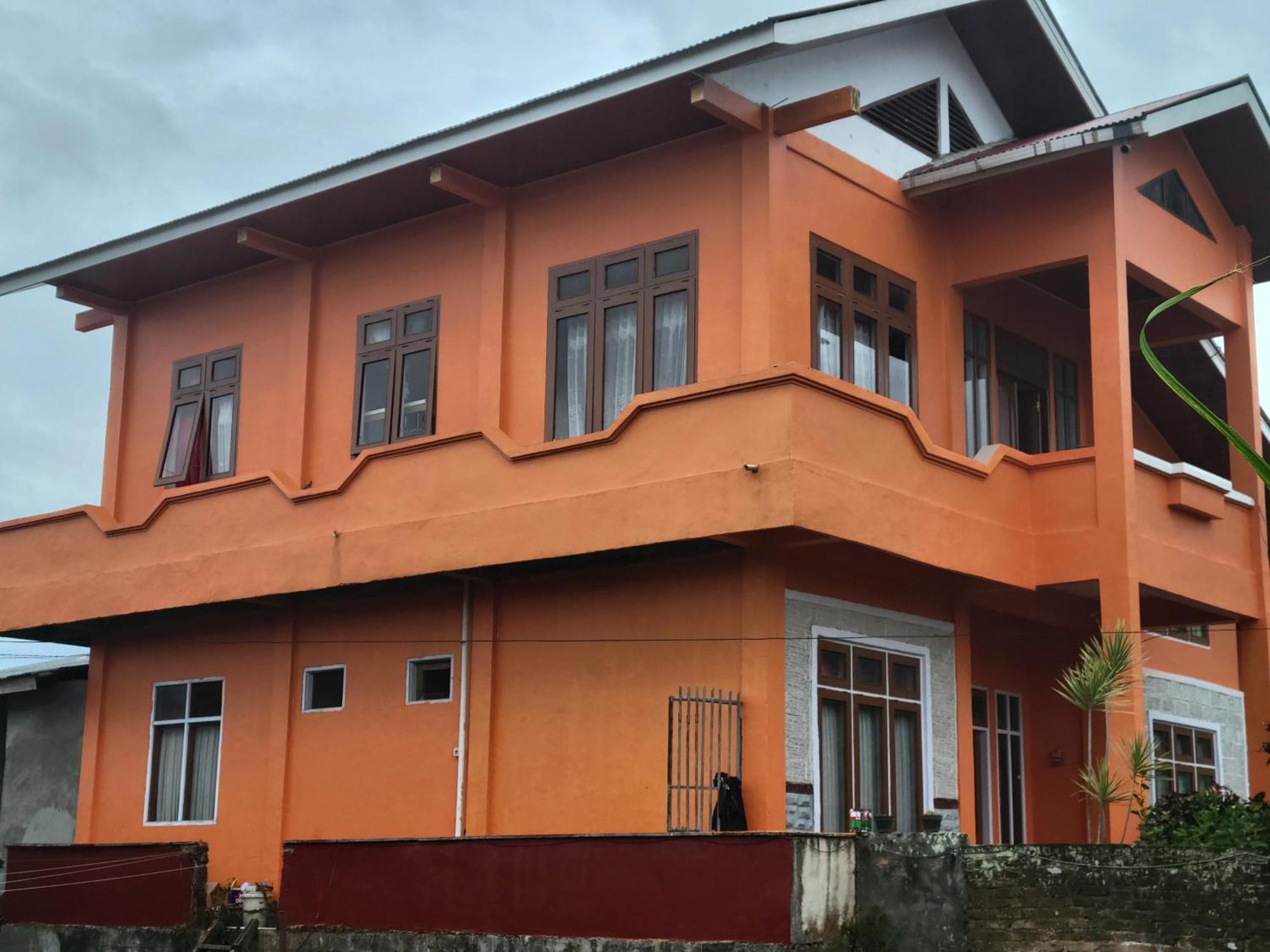 Rumah Mawar Syariah Homestay *